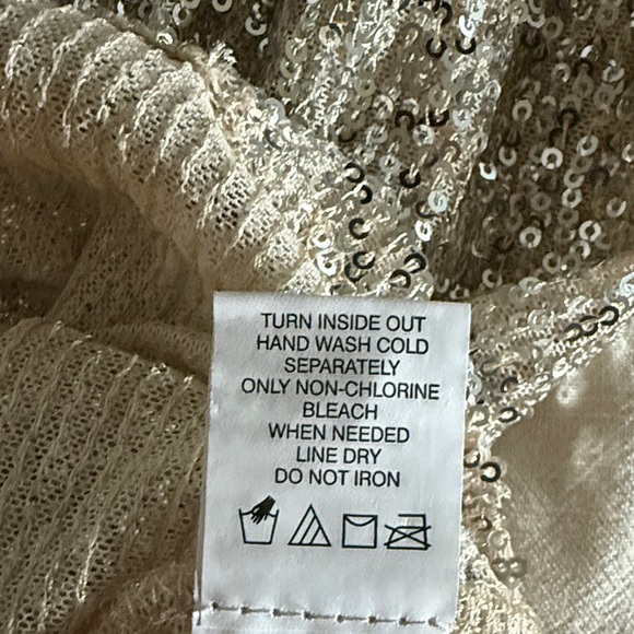 🆕‼️ - NWT - Love on a Hanger Sequin Embellished Tank Top in Champagne - Size M - Picture 7 of 7